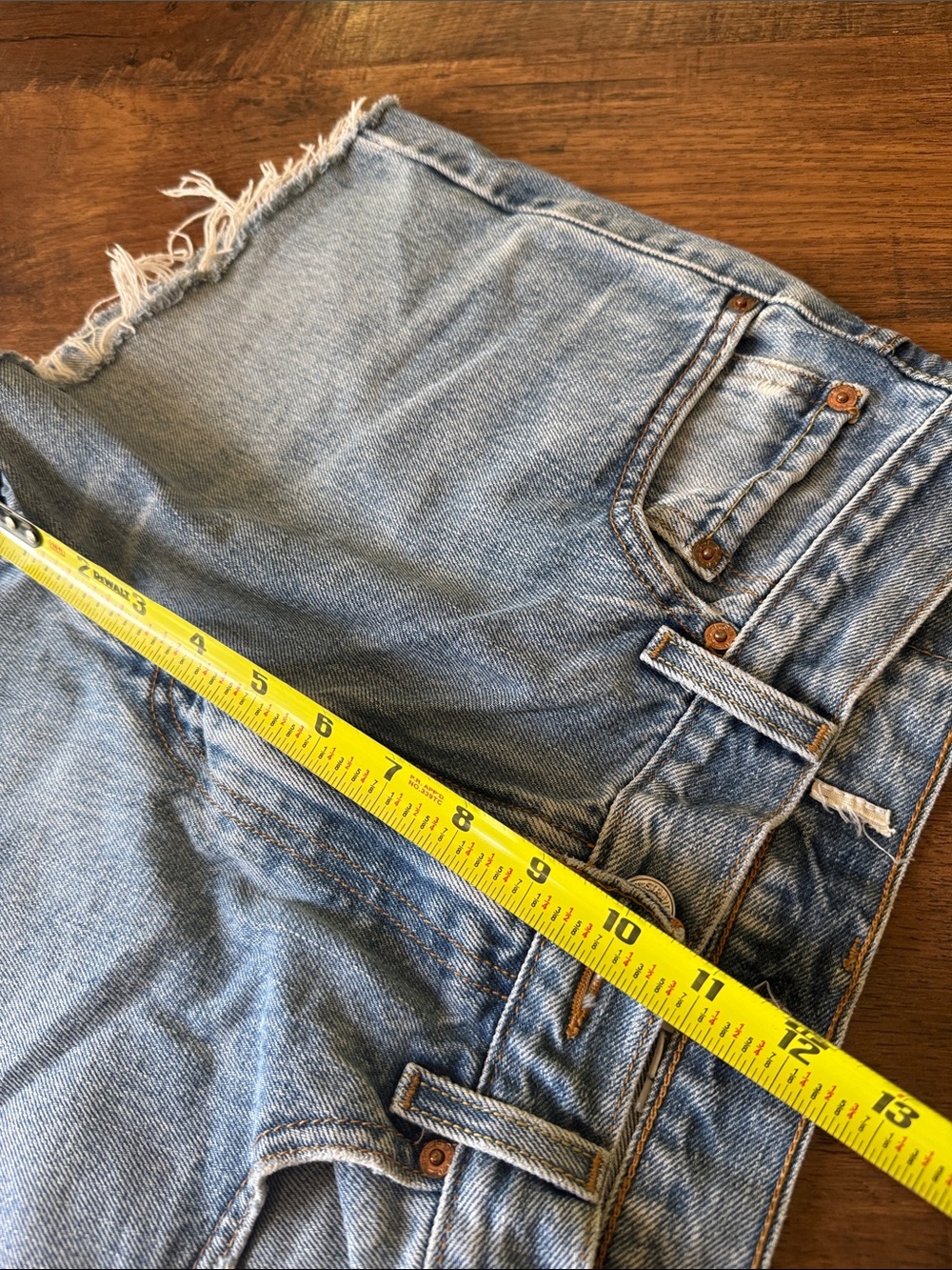 Levi's 505 Light Wash Denim Cutoff Shorts with Frayed Hem - Picture 4 of 7
